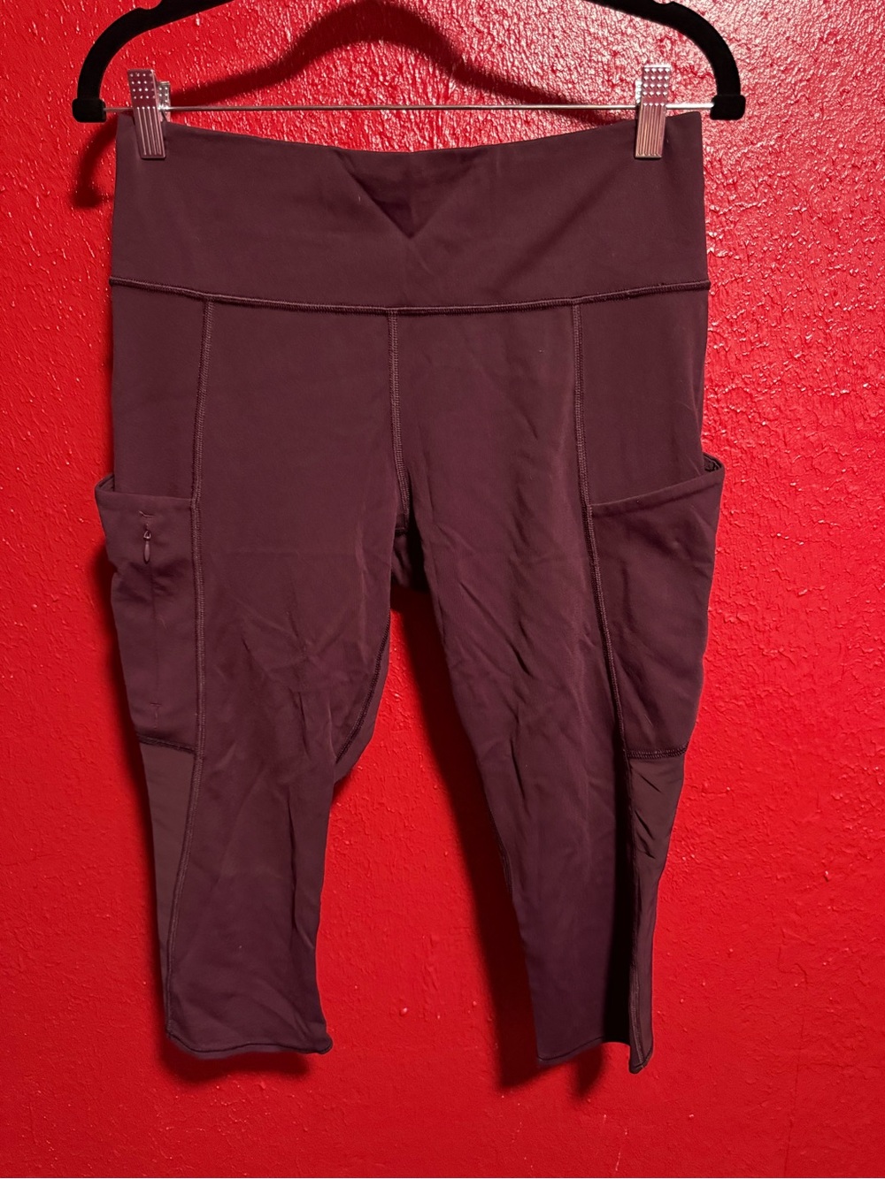162. Pre loved Athleta Plum High-Rise Capri Leggings with Side Pockets
